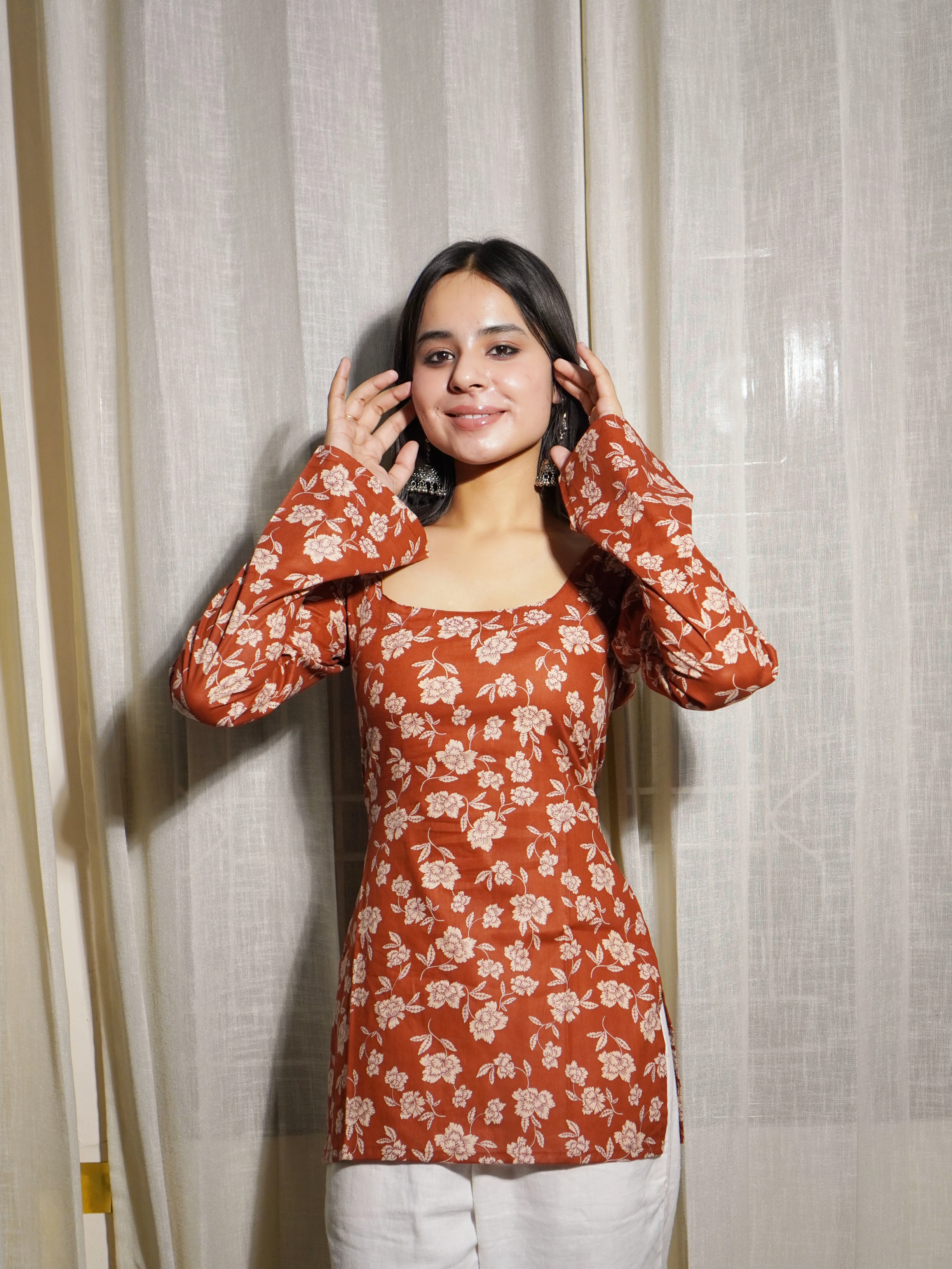 AAROHI DEEP BACK BELL SLEEVED KURTI - Image 2
