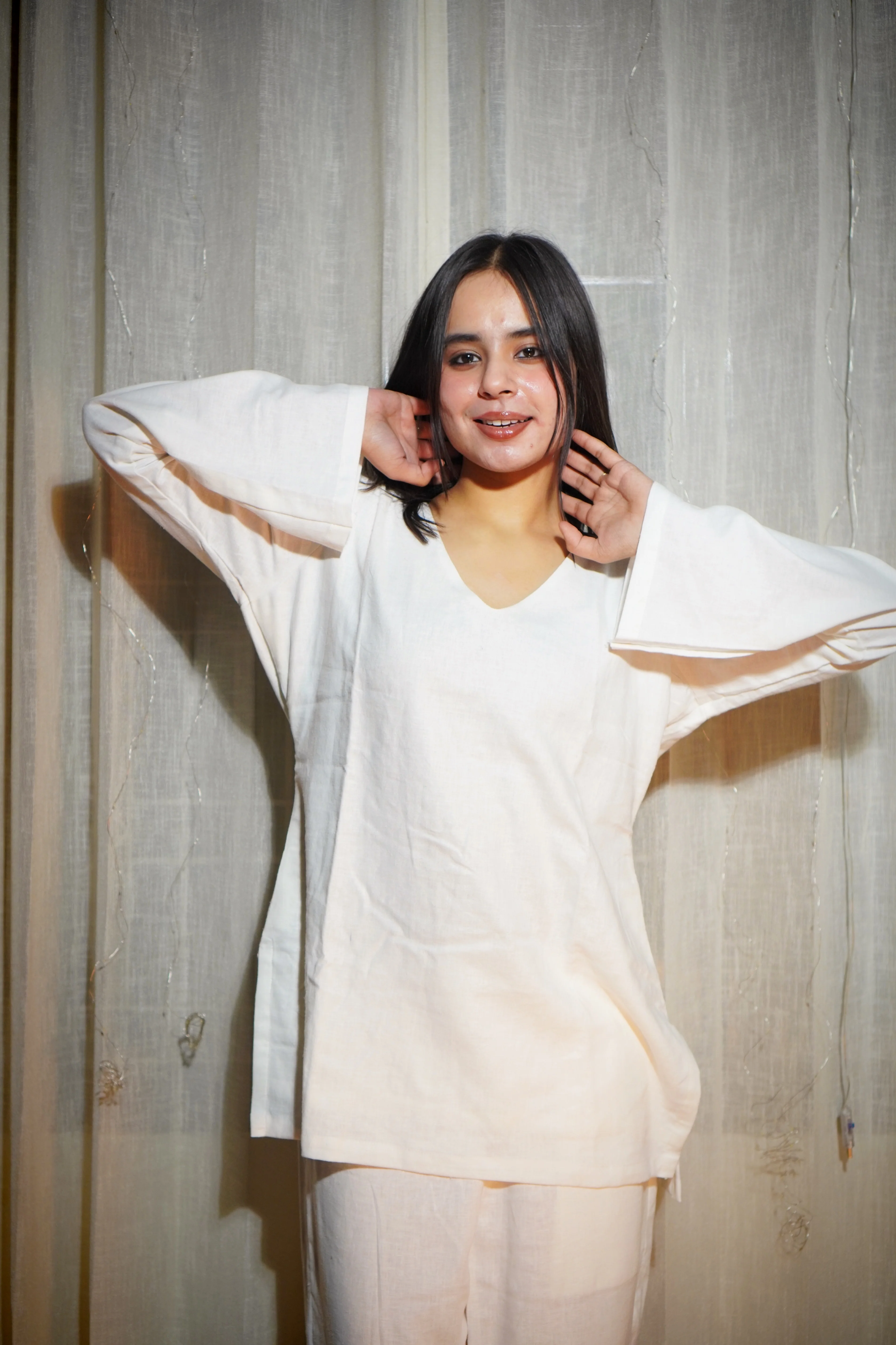 ABIRA OVERSIZE LINEN KURTA - Image 2
