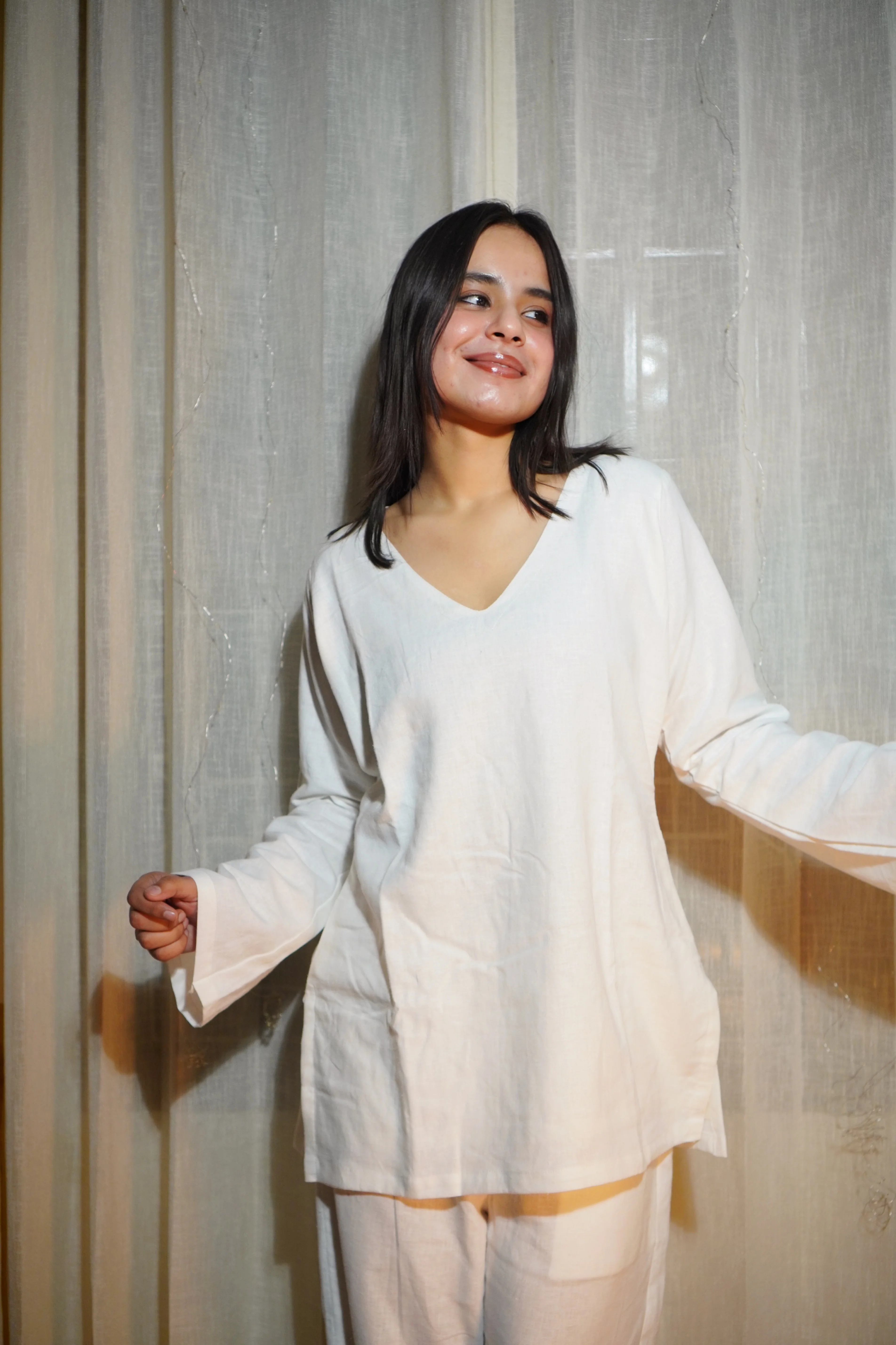 ABIRA OVERSIZE LINEN KURTA - Image 3