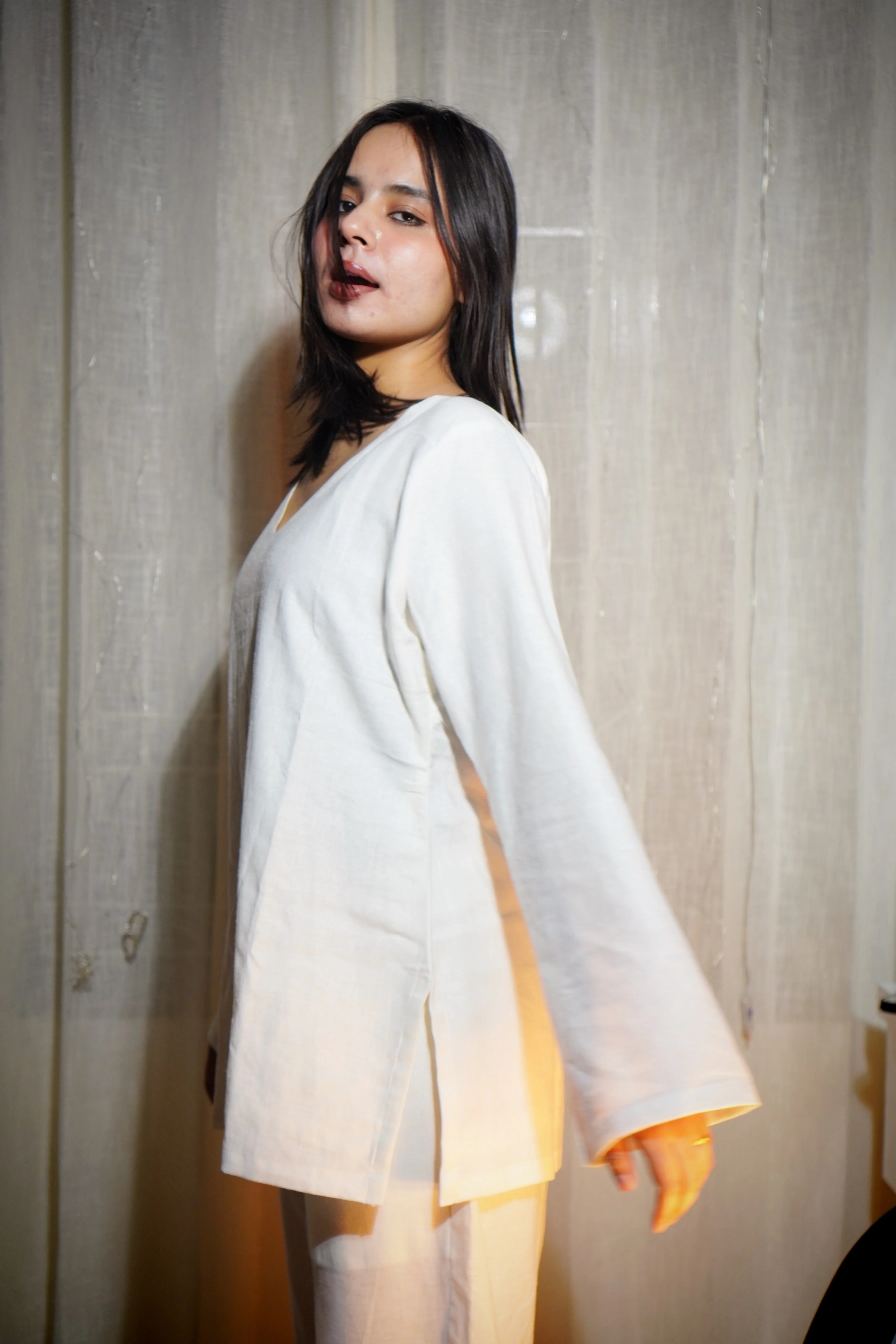 ABIRA OVERSIZE LINEN KURTA - Image 6