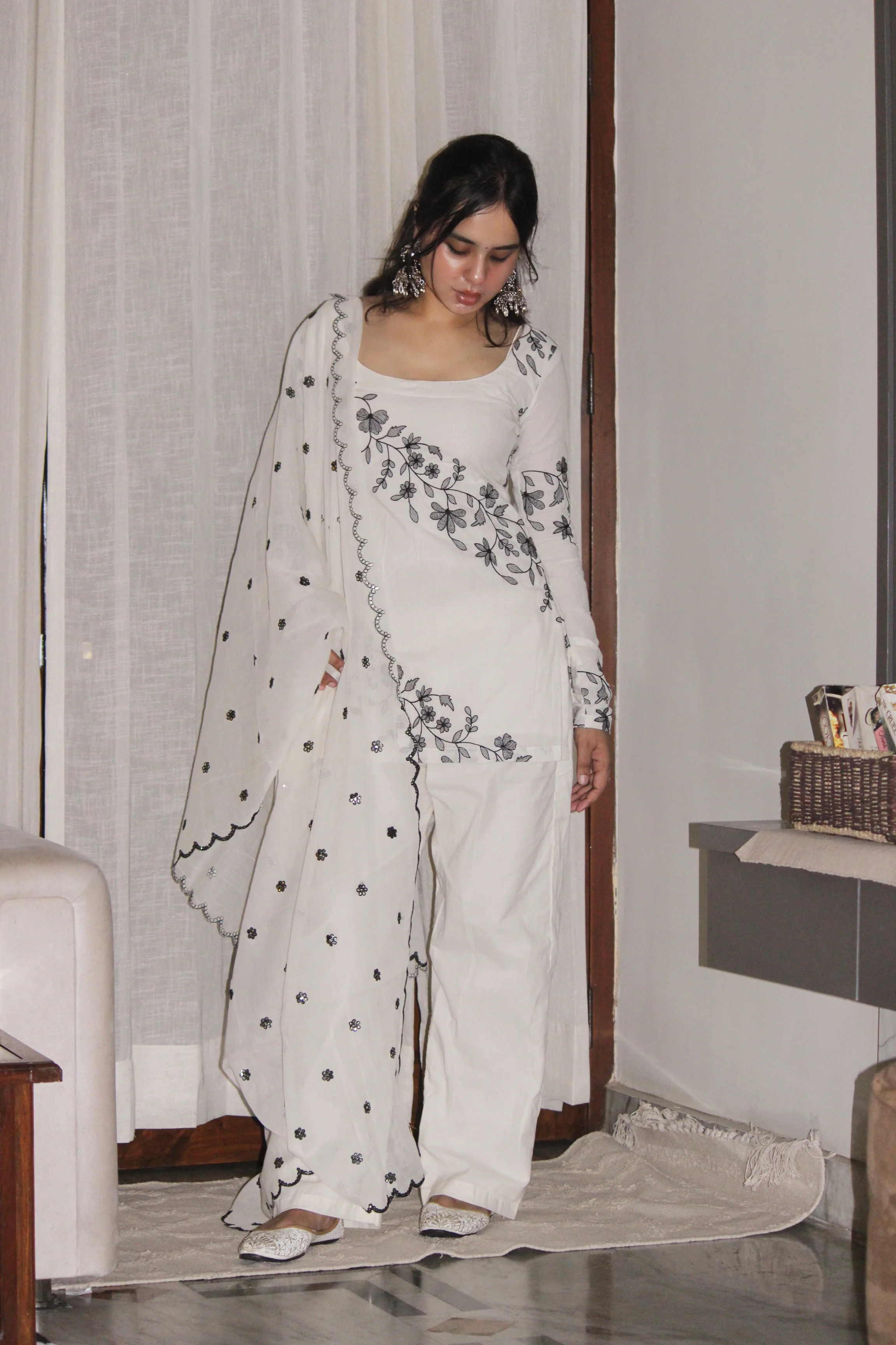 Alisha Kurti Pant Dupatta Set - Image 6