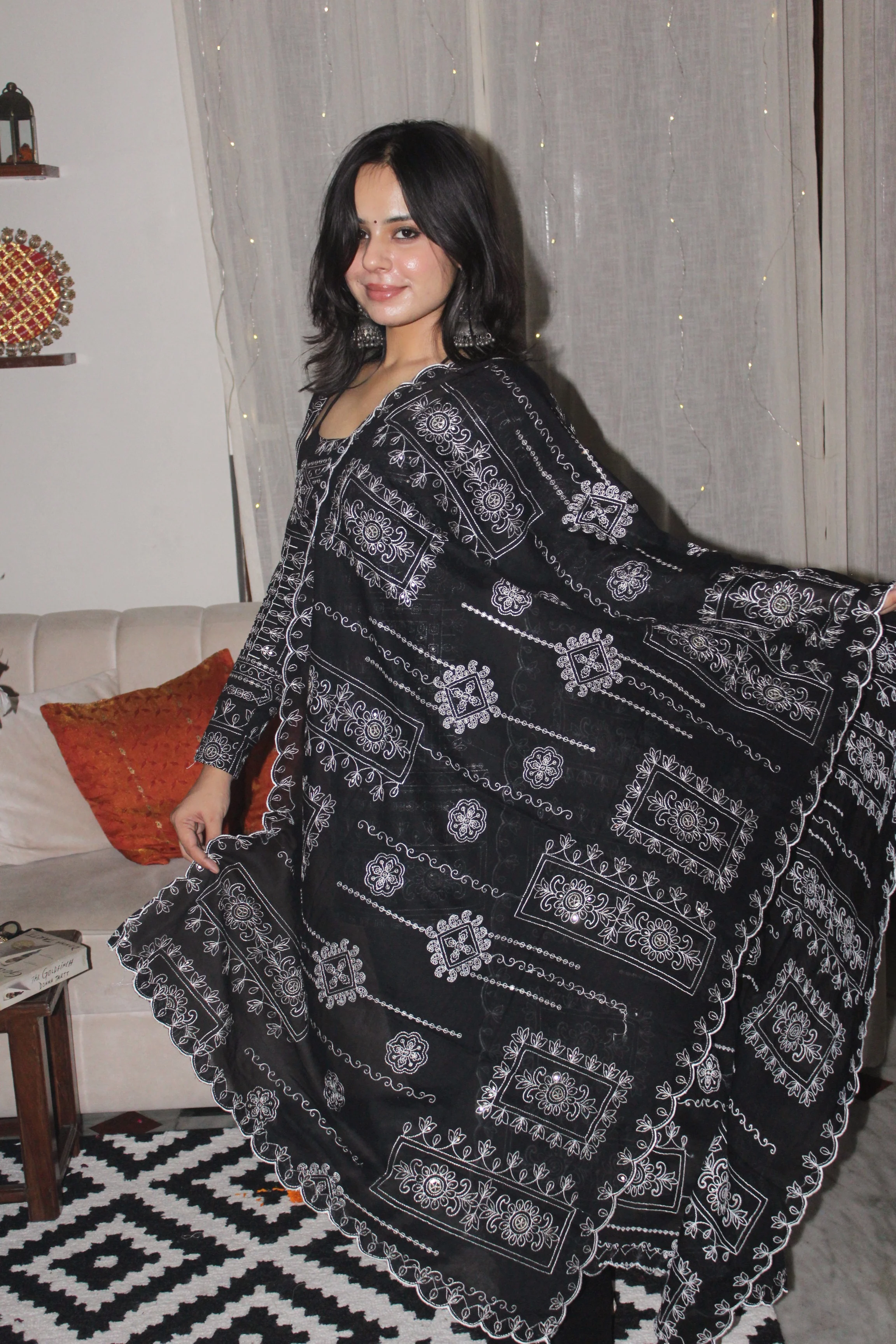 Ashnoor Kurti Pant Dupatta Set - Image 2