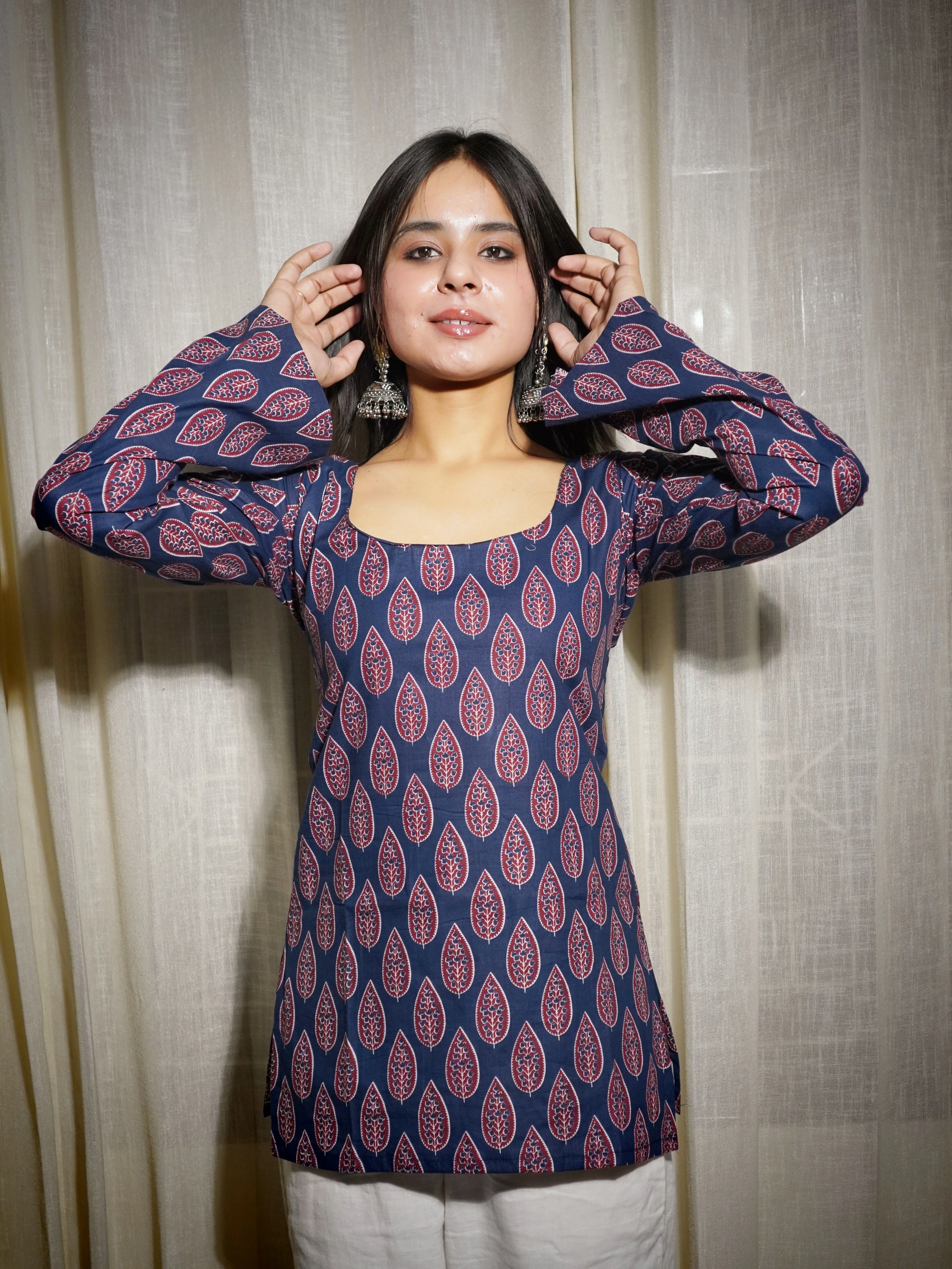 AVIRA DEEP BACK BELL SLEEVED KURTI - Image 2