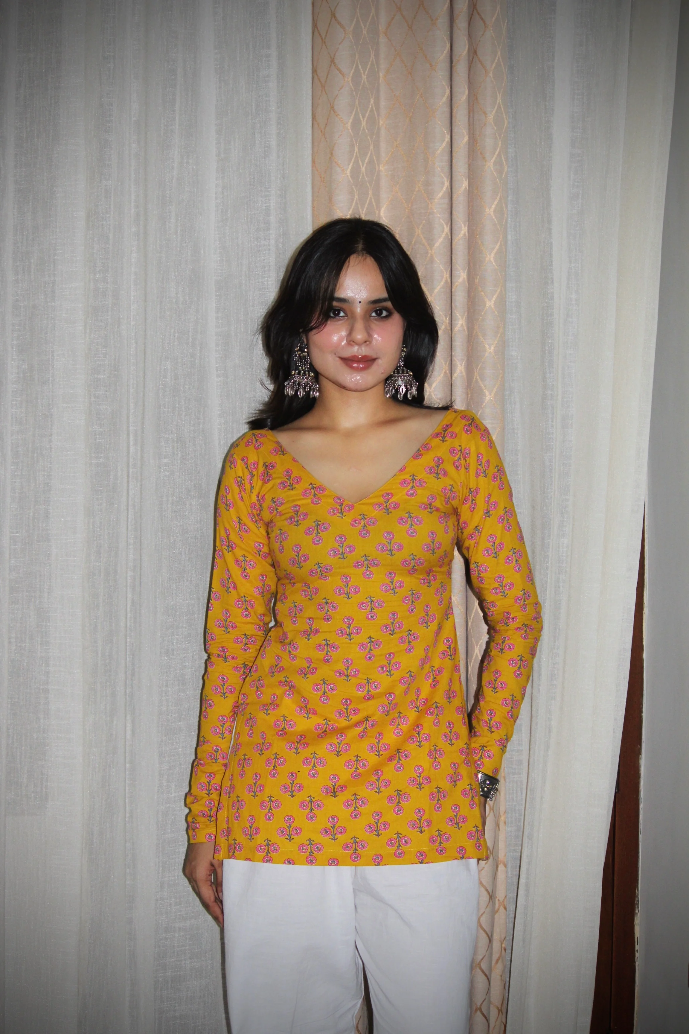 HUNAR DEEP BACK KURTI