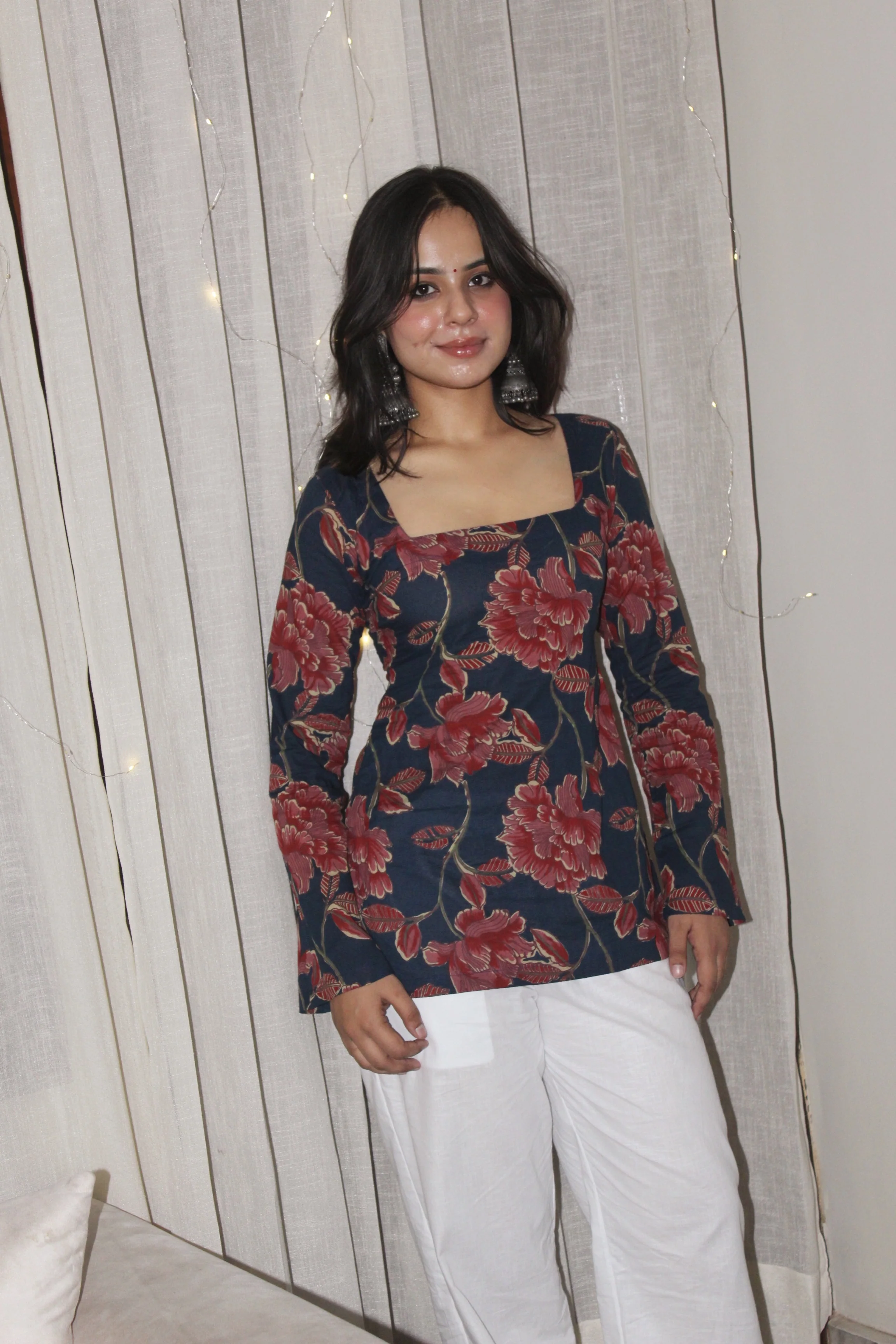KAASHNI DEEP BACK KURTI - Image 5