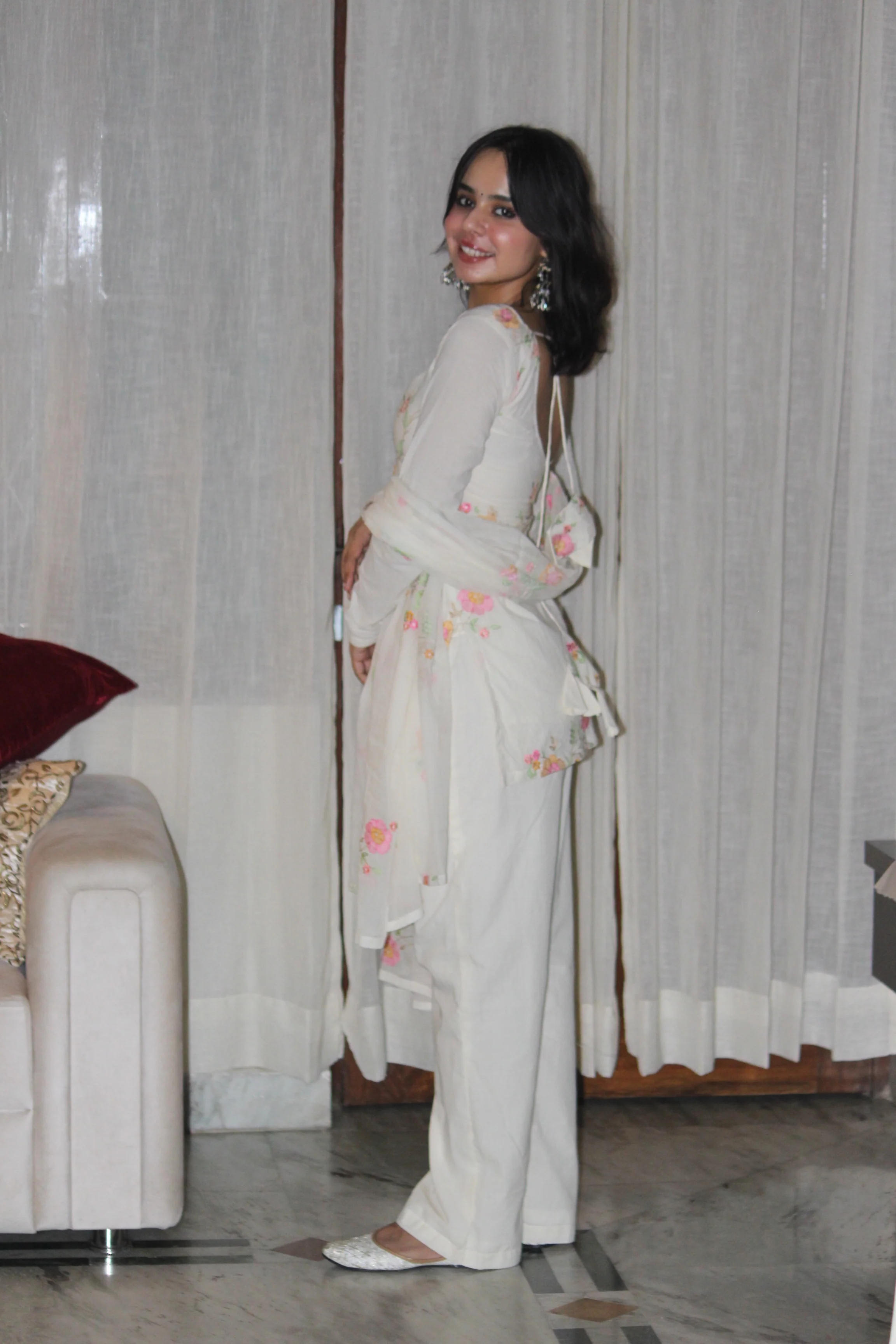 Khawaab kurti Pant Dupatta Set - Image 3